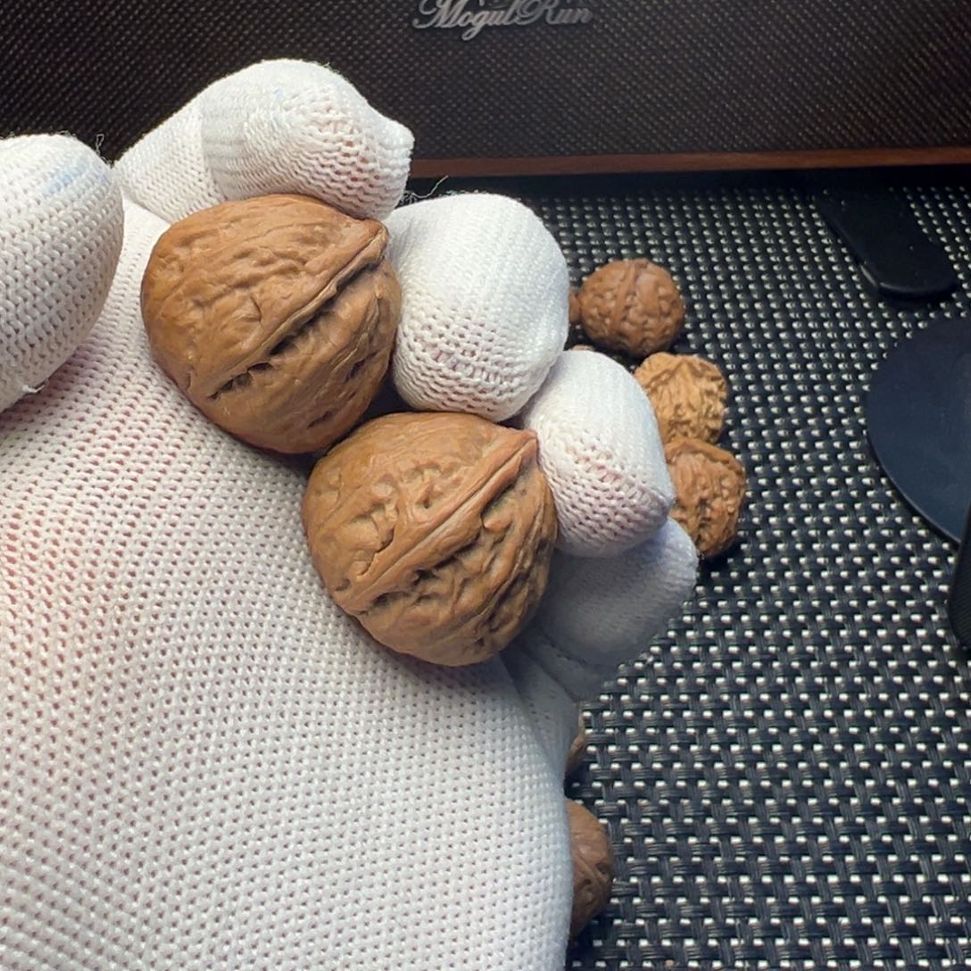 文玩核桃把件一道筋