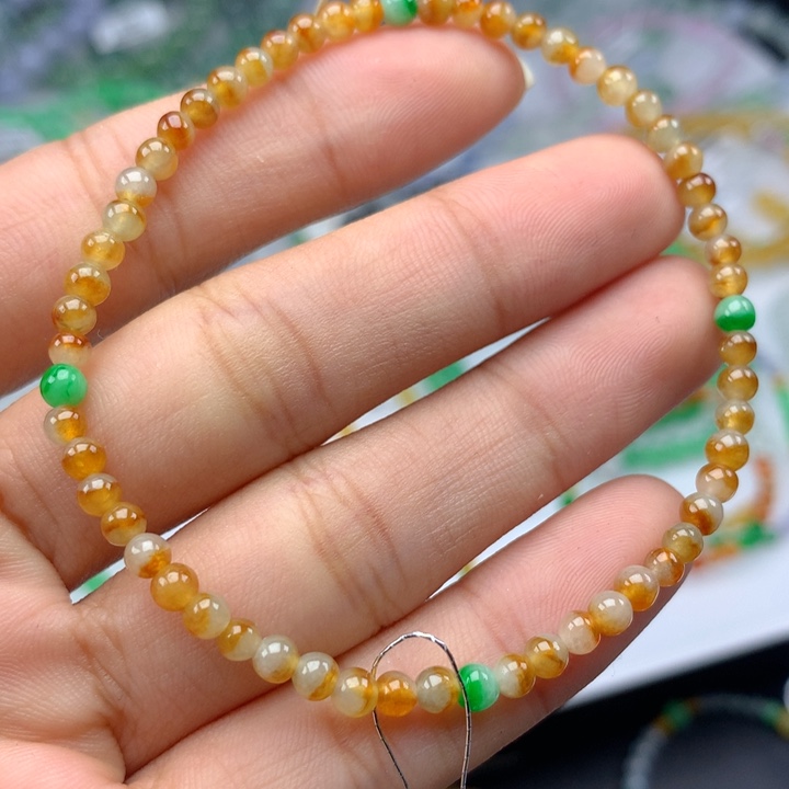 翡翠手镯未镶嵌卡