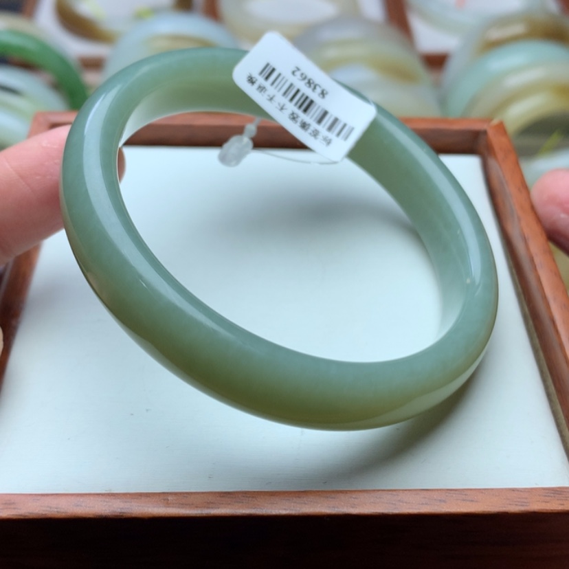 【闪购商品】和田玉手镯未镶嵌6061
