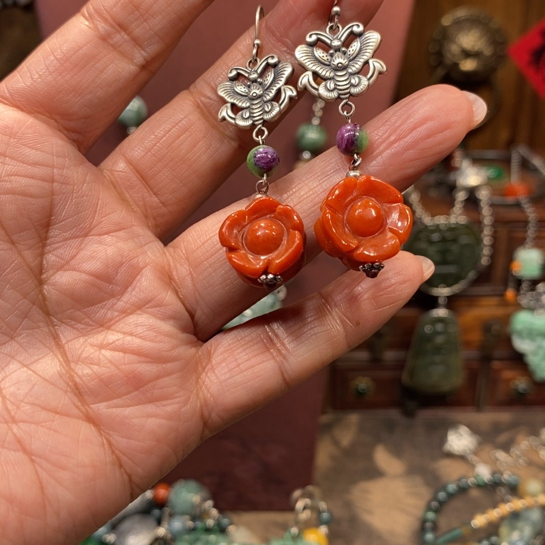 翡翠吊坠(赠链)未镶嵌