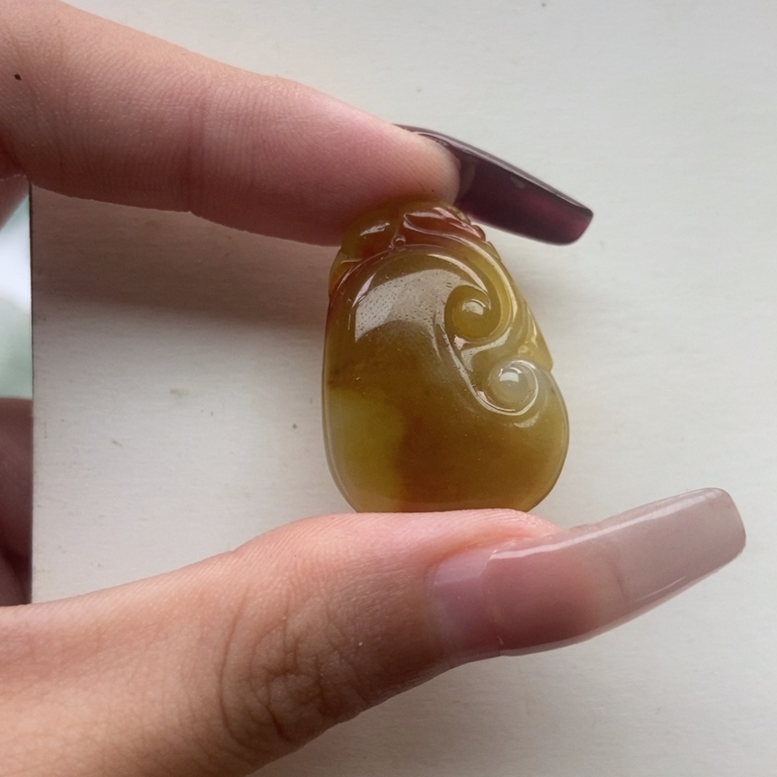 翡翠未镶嵌颈饰毛货 抛光