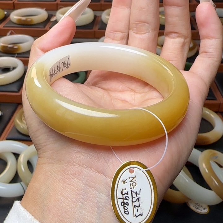 和田玉未镶嵌手镯黄金糖白56.1