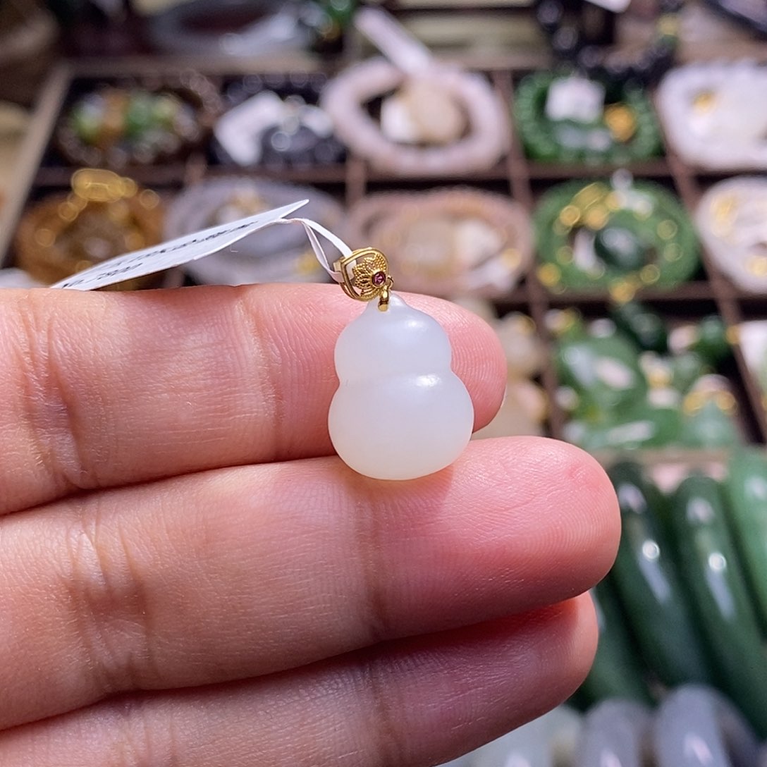 颈饰未镶嵌和田玉精品新疆白玉老矿料金镶葫芦