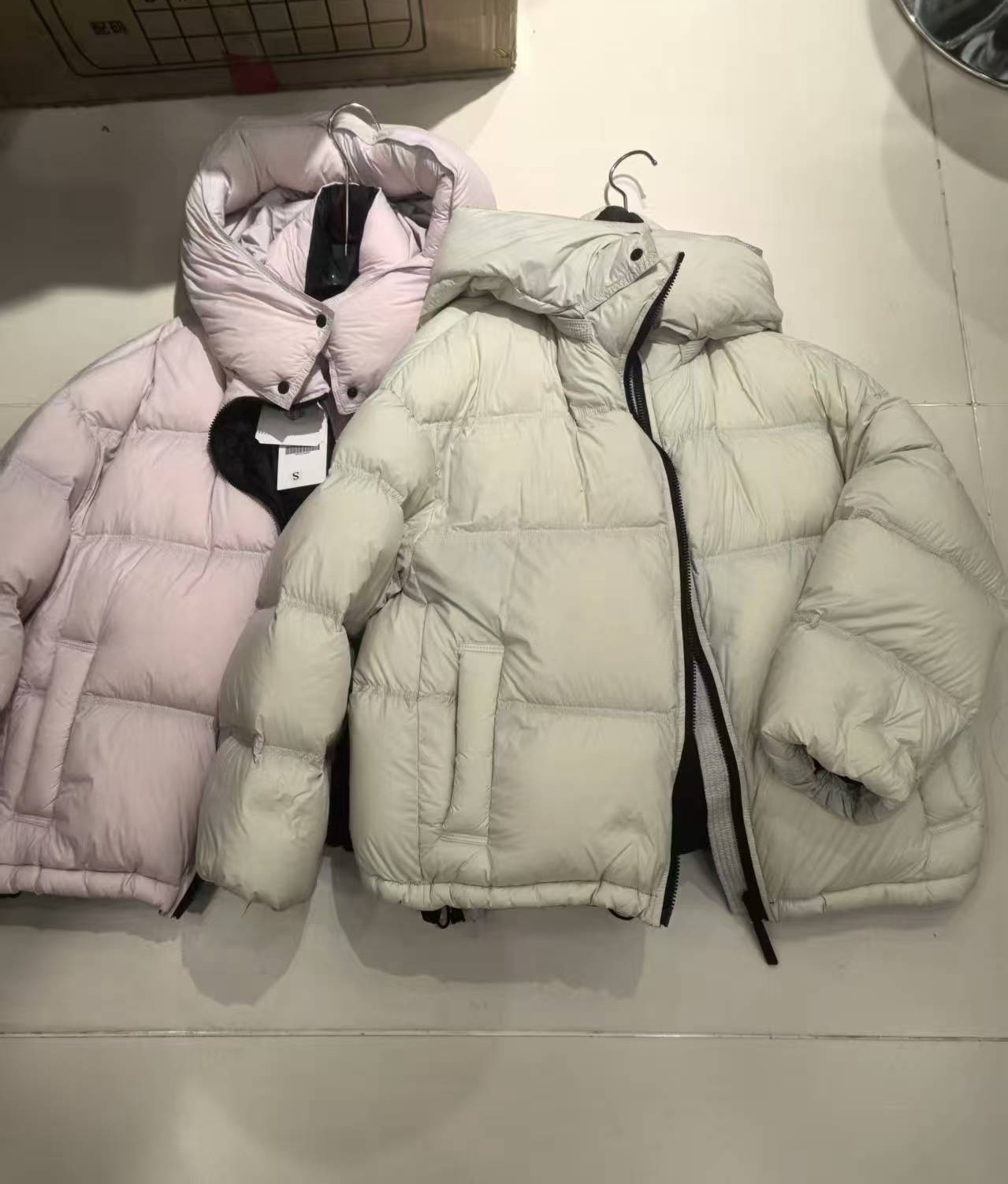 25771连帽白鸭绒服女2025冬新款今年流行爆款时尚泡芙面包羽绒服