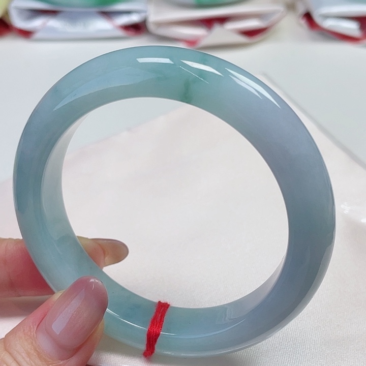 翡翠手镯未镶嵌缅甸翡翠