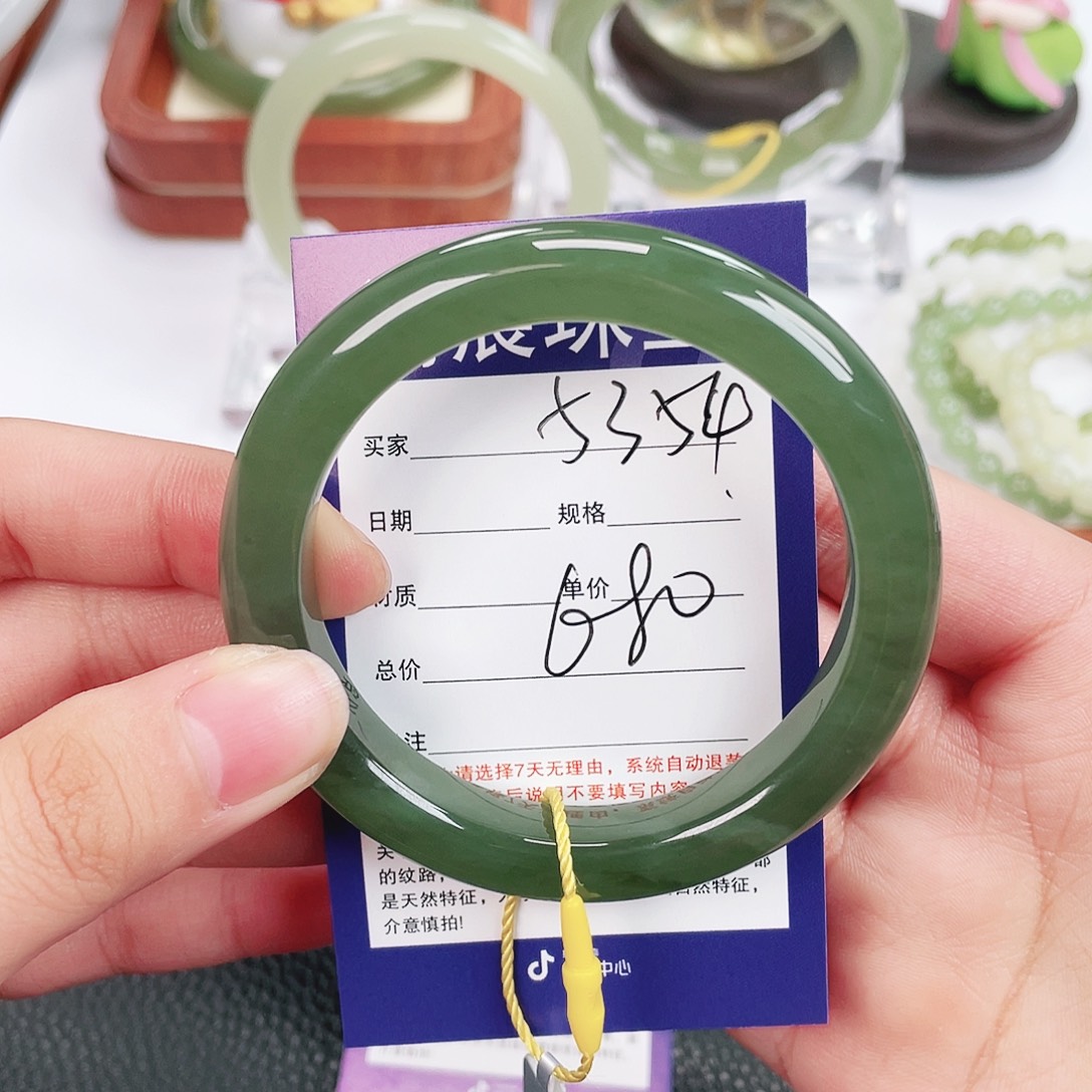 和田玉未镶嵌手镯