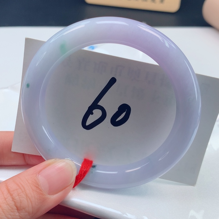 翡翠手镯未镶嵌冰