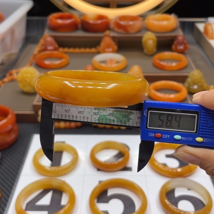 石英质玉（黄龙玉）合金手镯