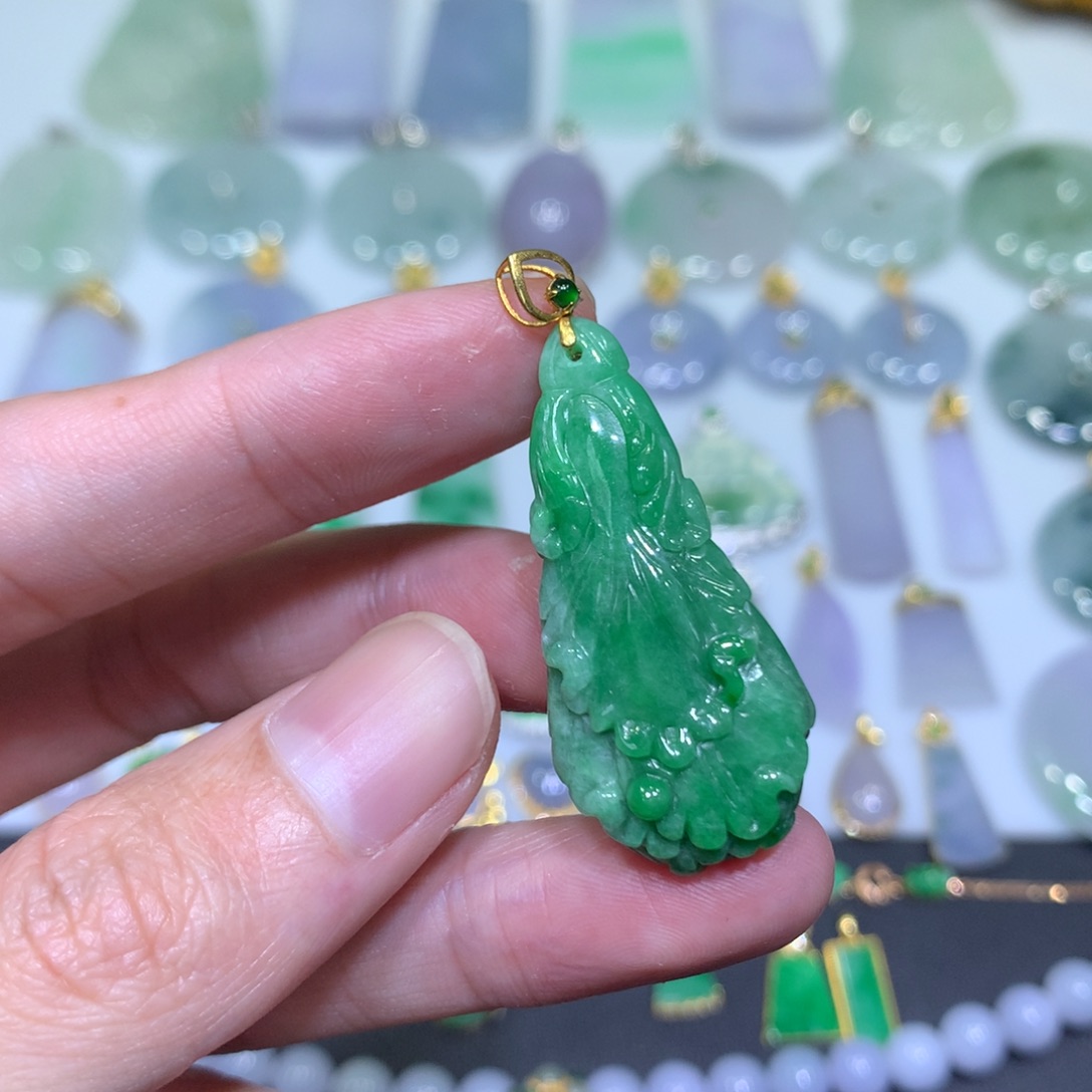 翡翠吊坠(不含链)18K金镶嵌