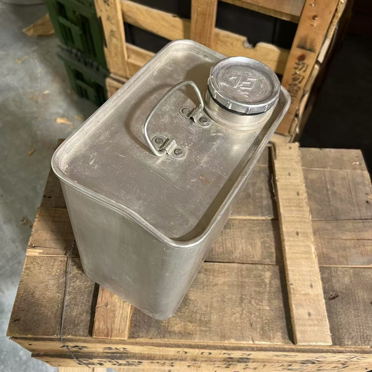 正品老货不规则铝油桶水桶7.5L