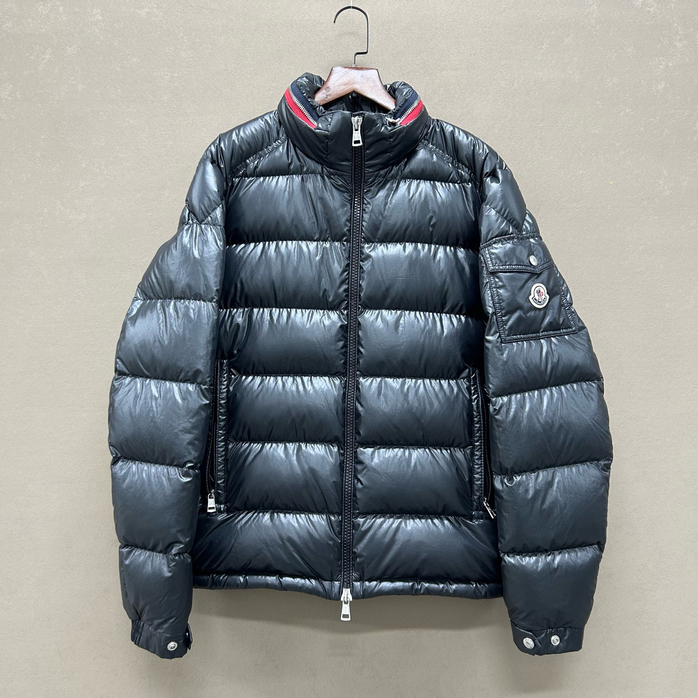 99新 MONCLER （pm）bourne立领亮面羽绒服cl01515
