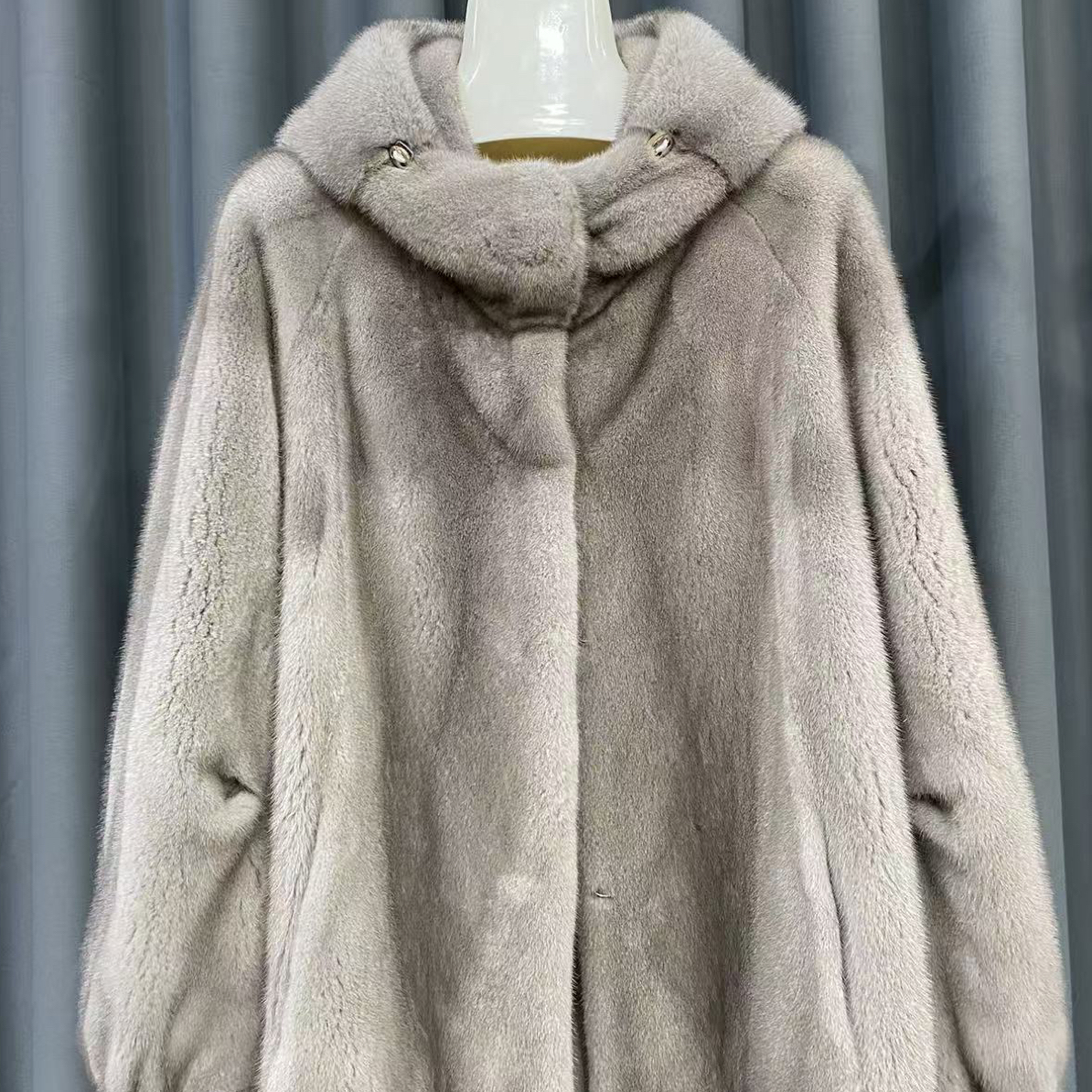 新款爆款女士冬季银蓝防风帽时尚大码短外套