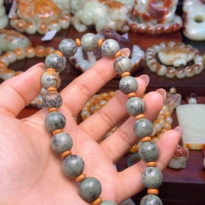 岫岩河磨玉（透闪石质玉）未镶嵌手链