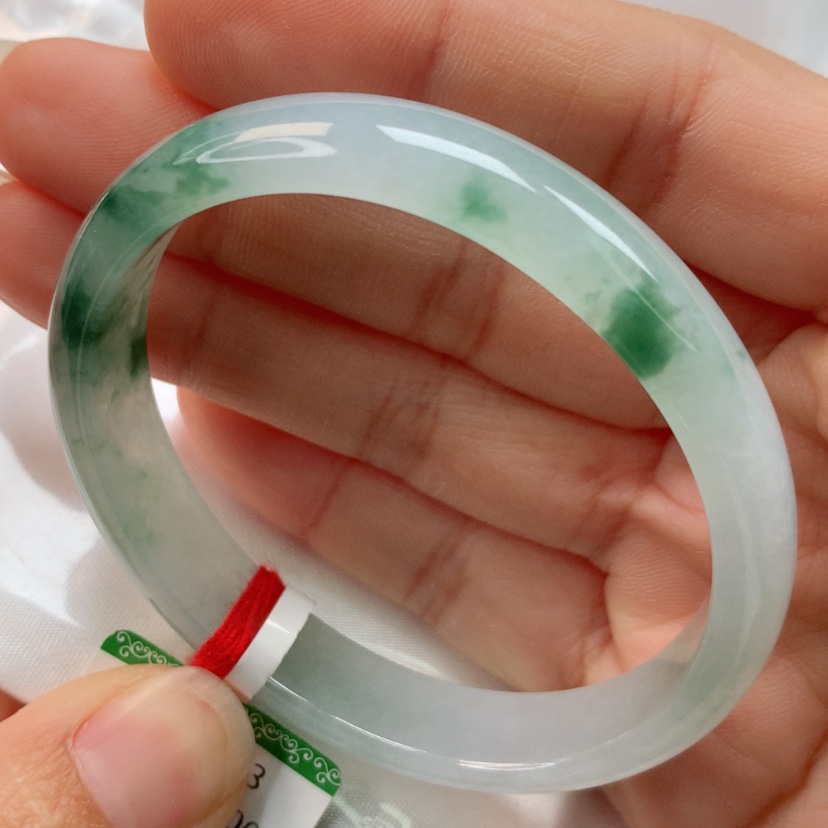 【闪购商品】翡翠手镯（贵妃镯）未镶嵌天然翡翠手镯