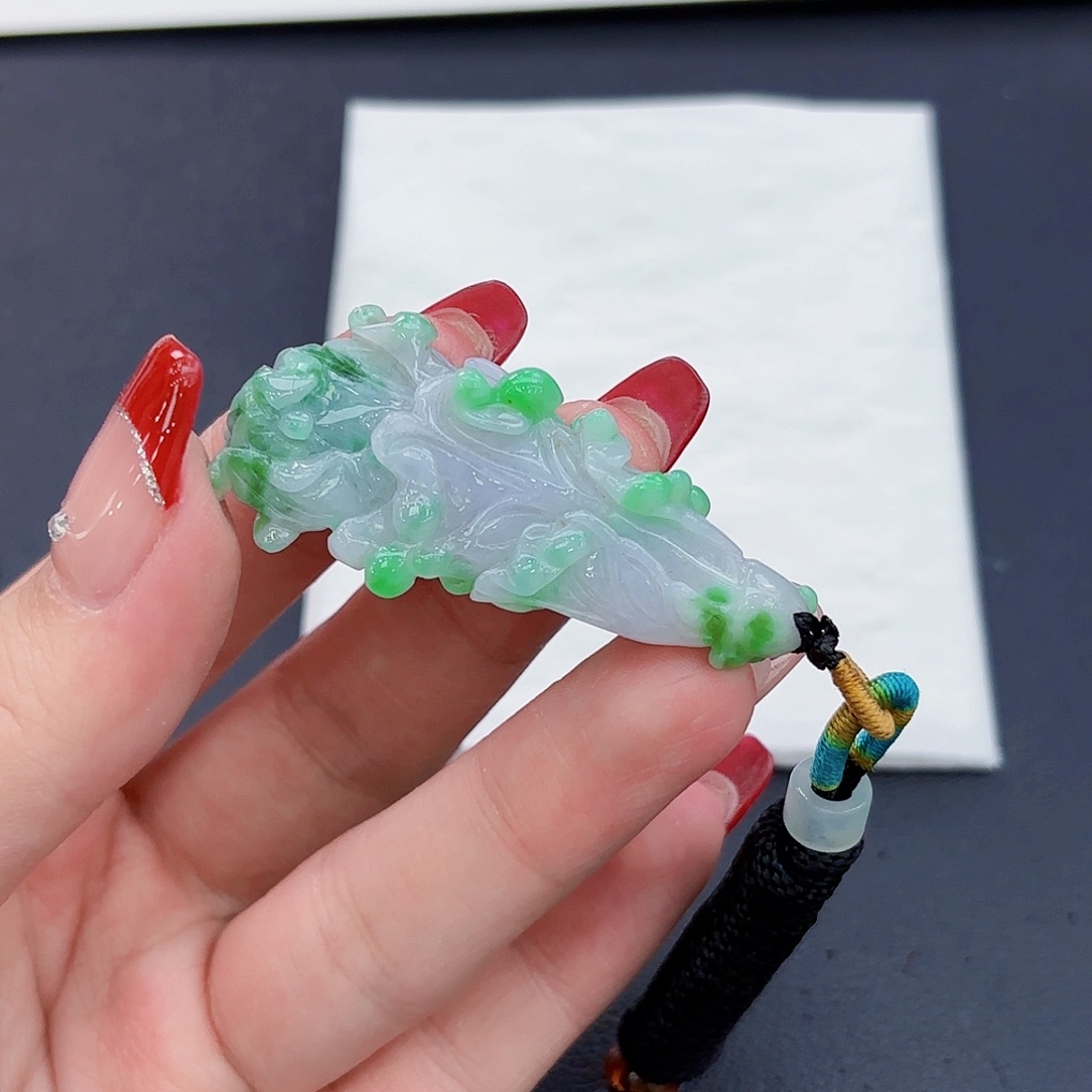 翡翠颈饰未镶嵌白菜吊坠