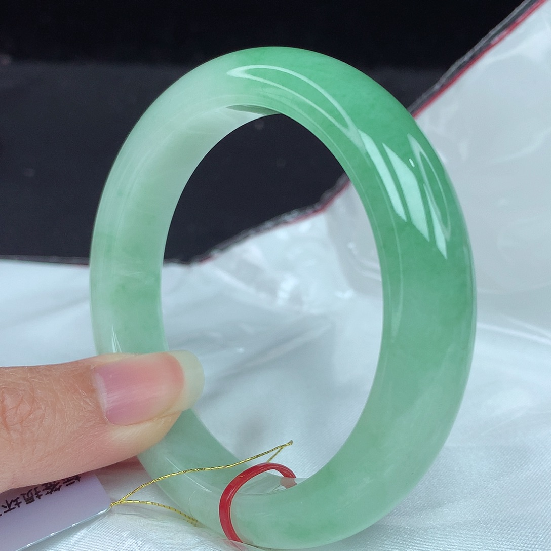 翡翠手镯未镶嵌57圈2752