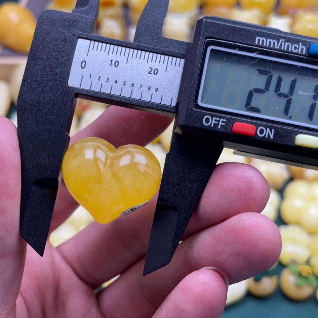 琥珀未镶嵌裸石蜜蜡