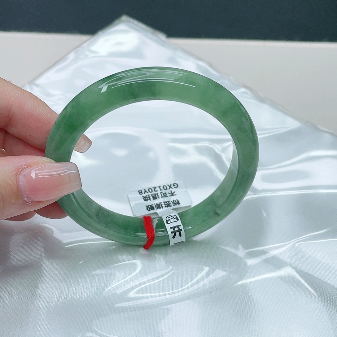 翡翠手镯未镶嵌正57