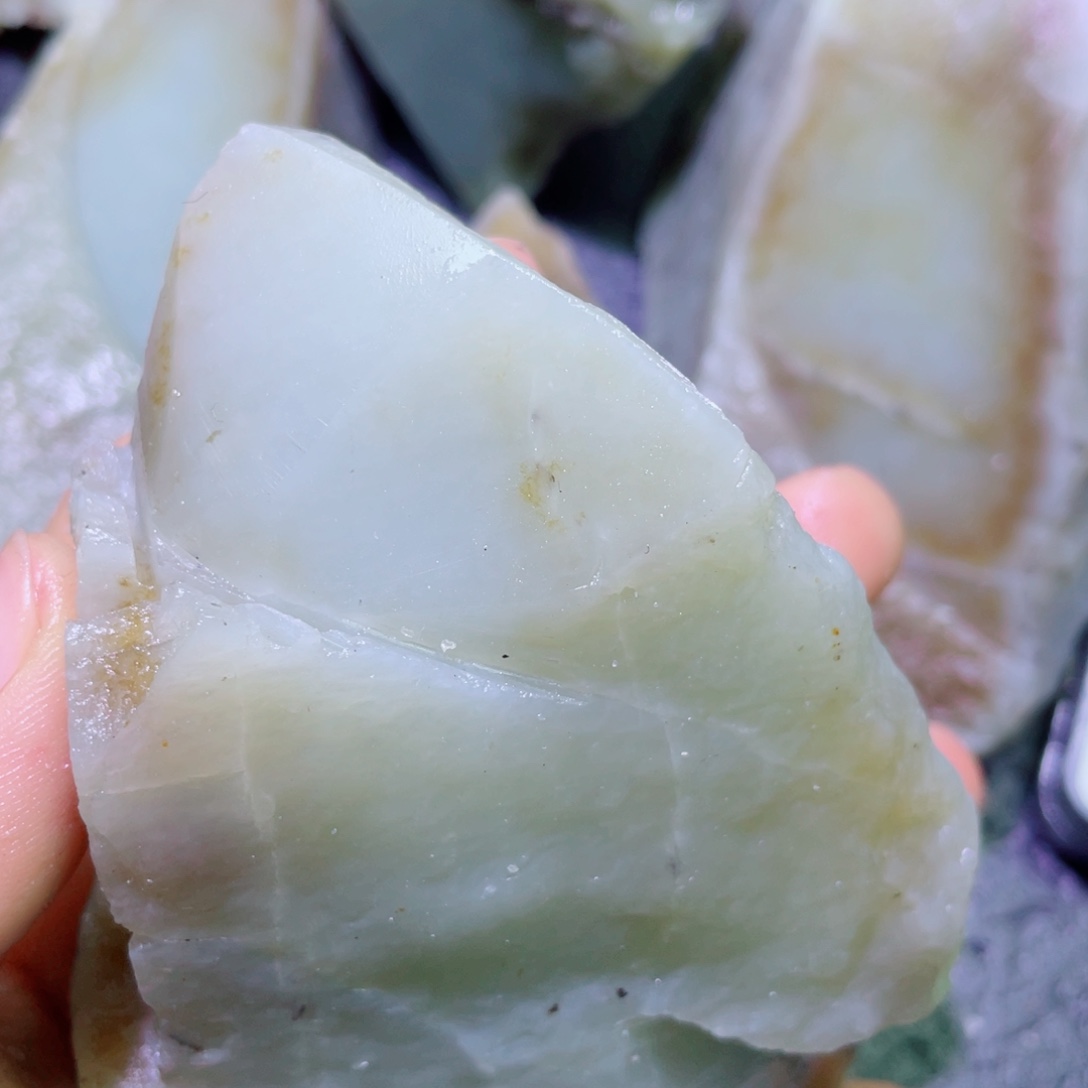 和田玉未镶嵌珠宝半成品