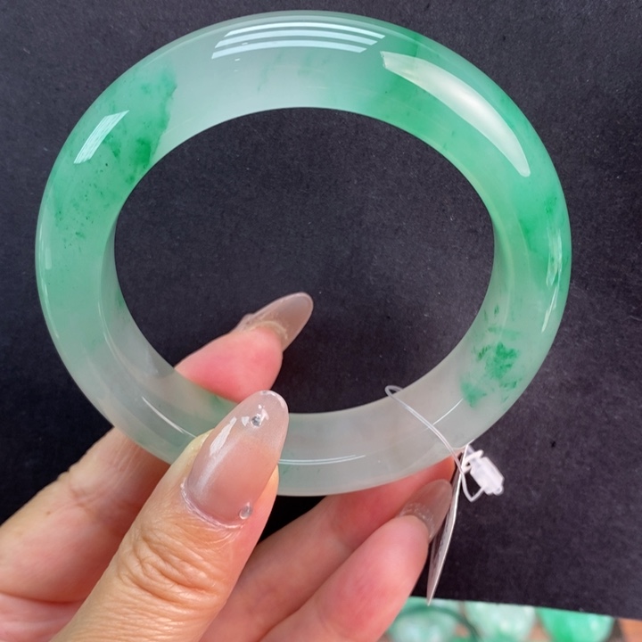 石英质玉手镯未镶嵌美*妤