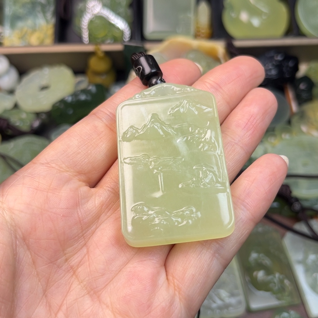 蛇纹石玉未镶嵌吊坠(赠链)