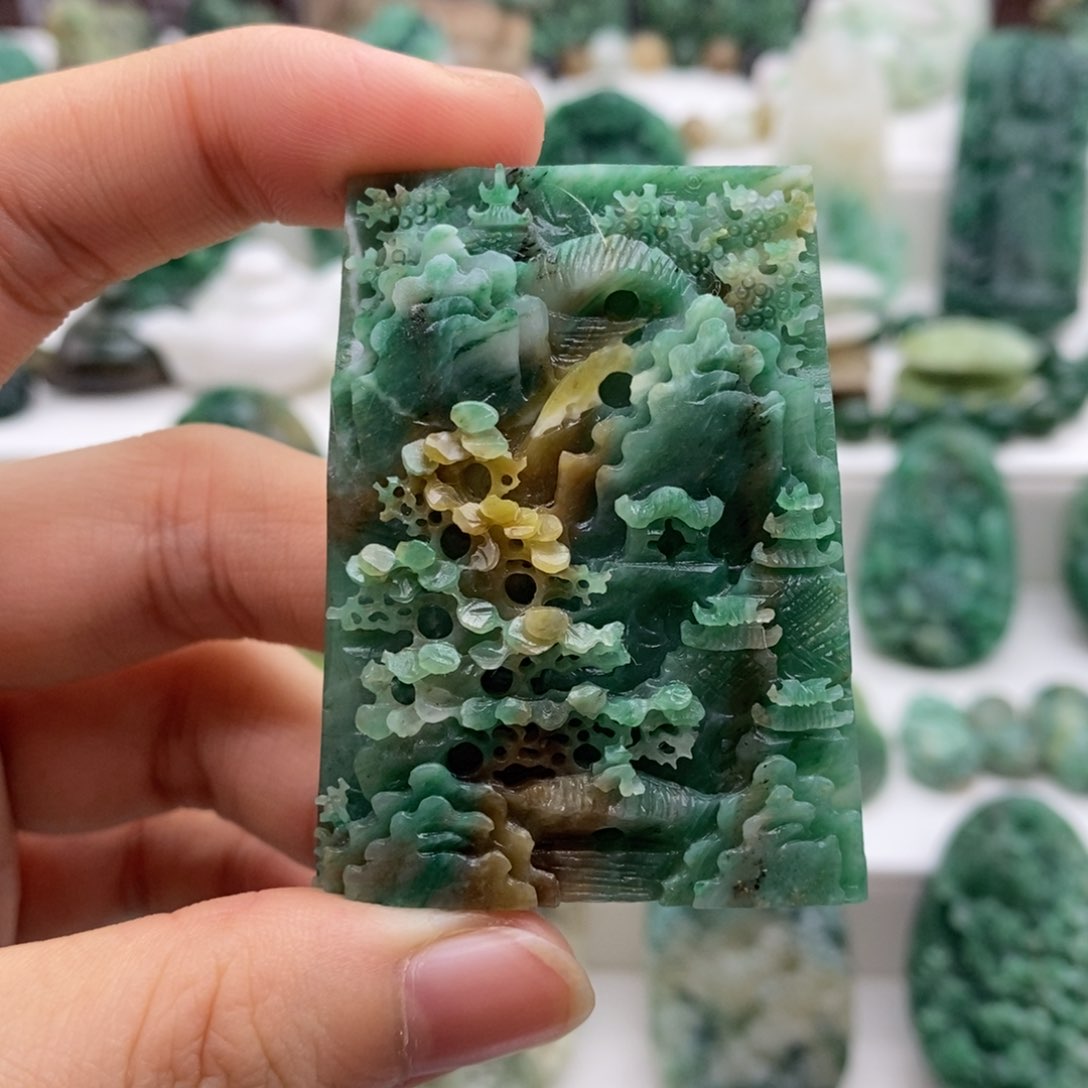 独山玉颈饰未镶嵌