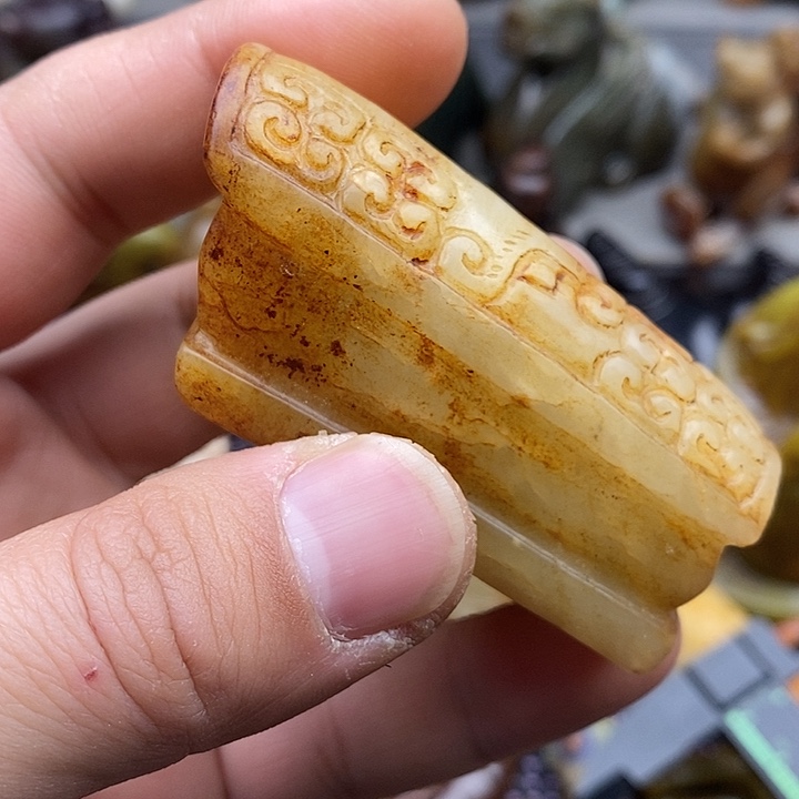 未镶嵌蛇纹石玉颈饰