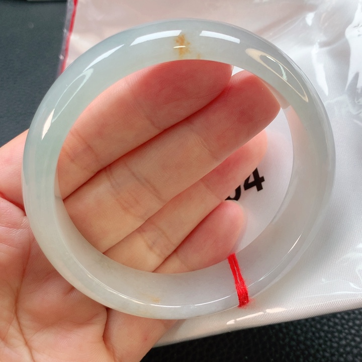 翡翠手镯未镶嵌60轮胎