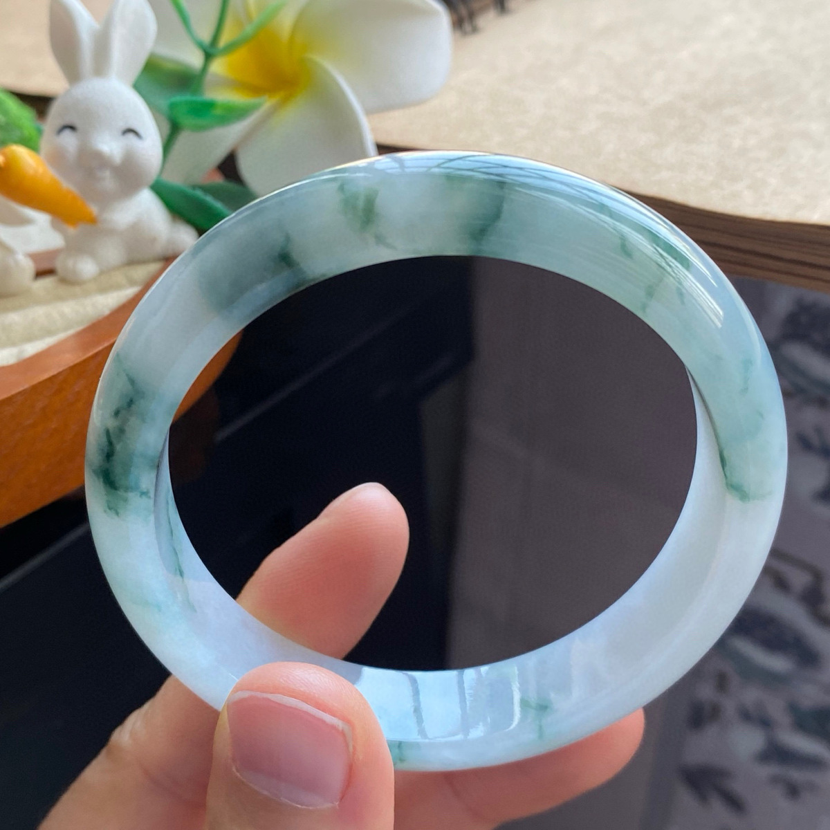 3.1批1335号翡翠手镯57.2-13-7.7冰飘花果冻镯！一副泼墨山水画！