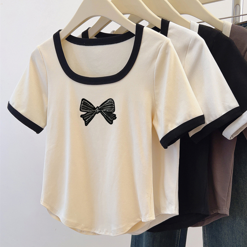大码显瘦别致蝴蝶绣花t恤短袖女夏季胖mm洋气减龄小众不撞款上衣