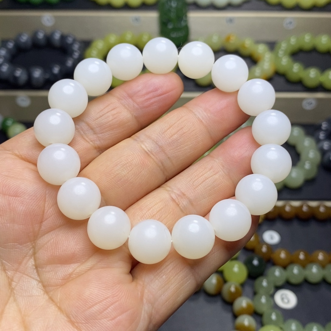 和田玉未镶嵌手串