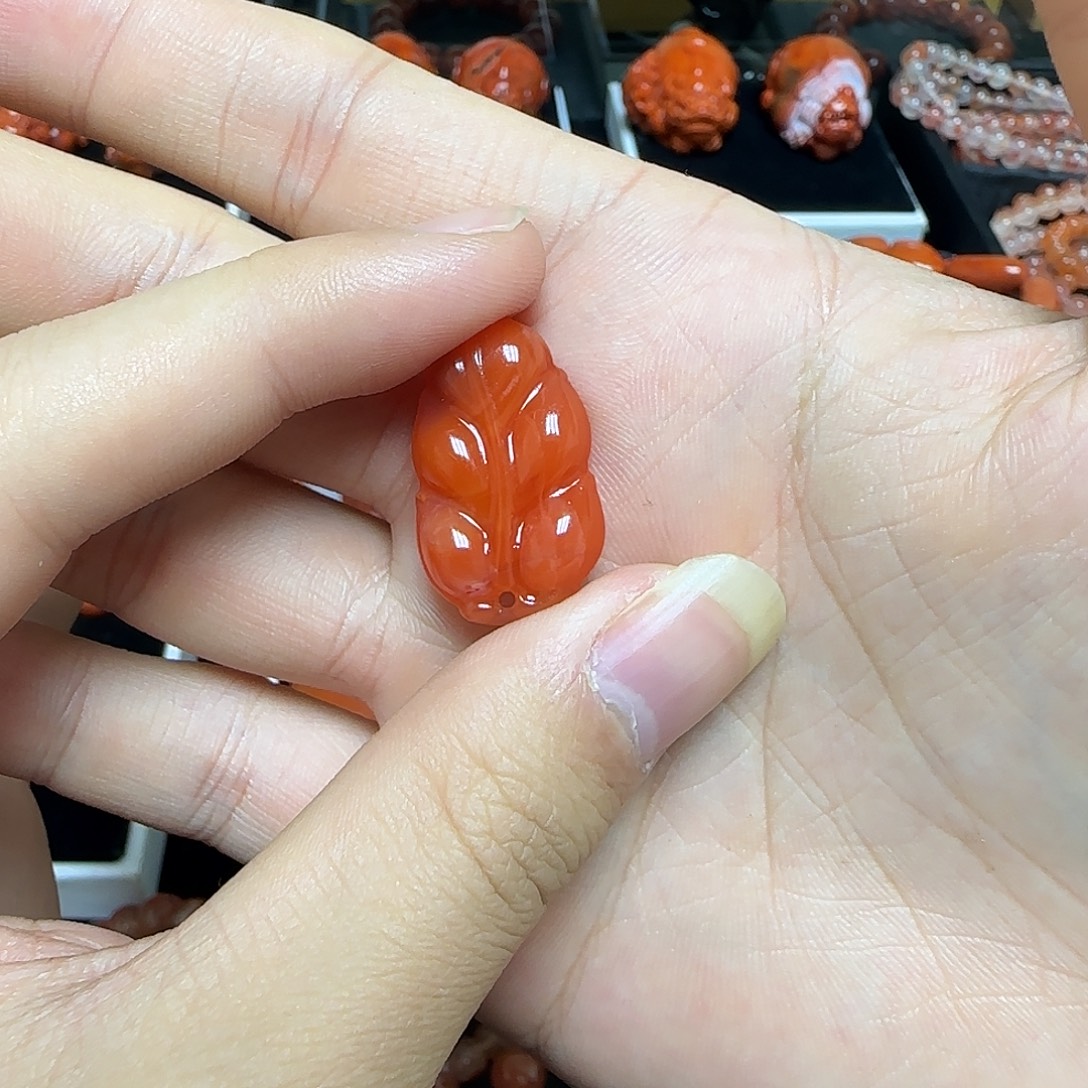 南红玛瑙未镶嵌颈饰