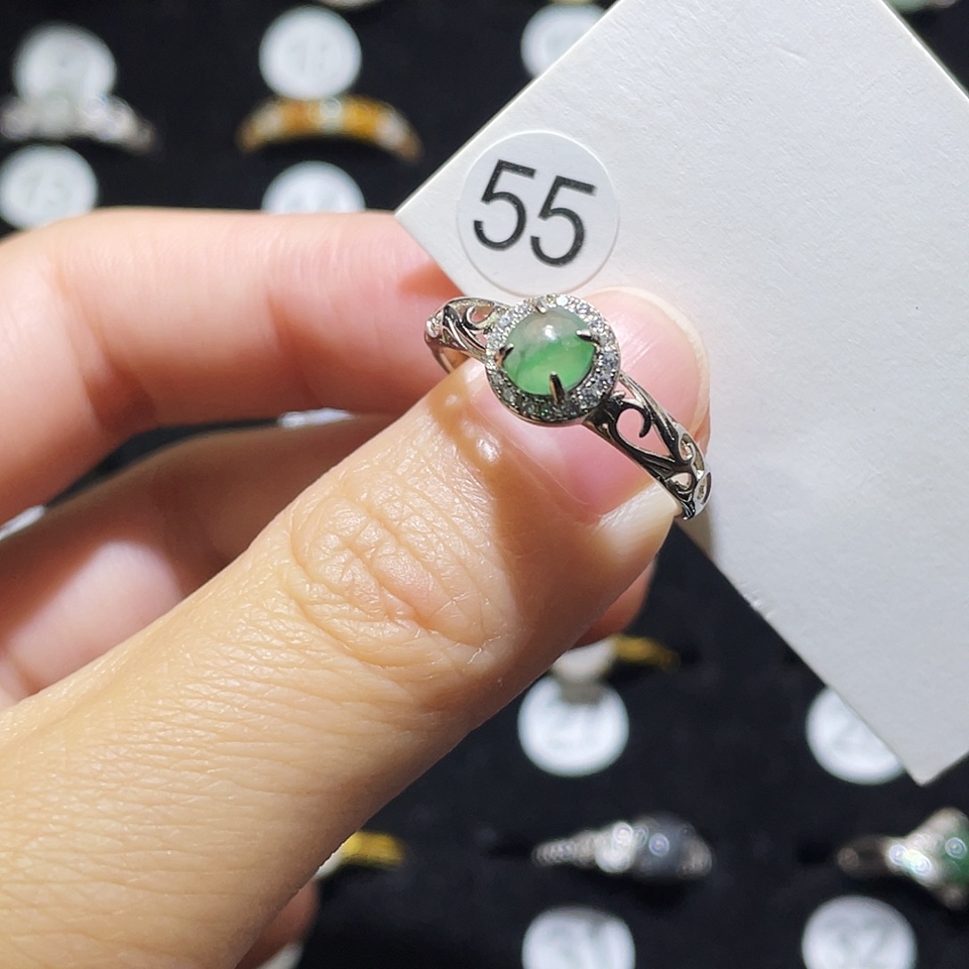 翡翠未镶嵌戒指戒指