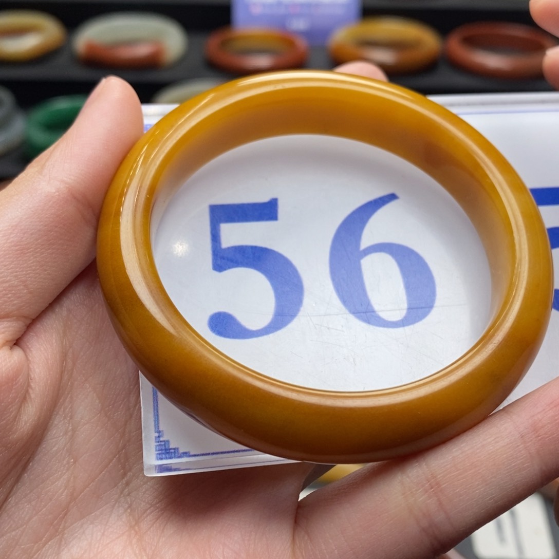 石英质玉（黄龙玉）手镯未镶嵌