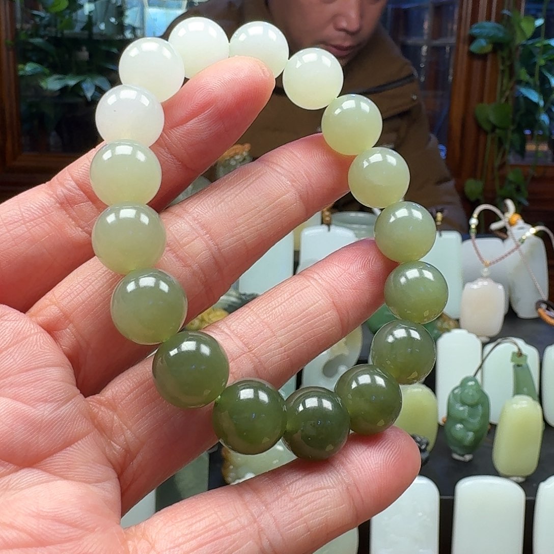 和田玉颈饰未镶嵌