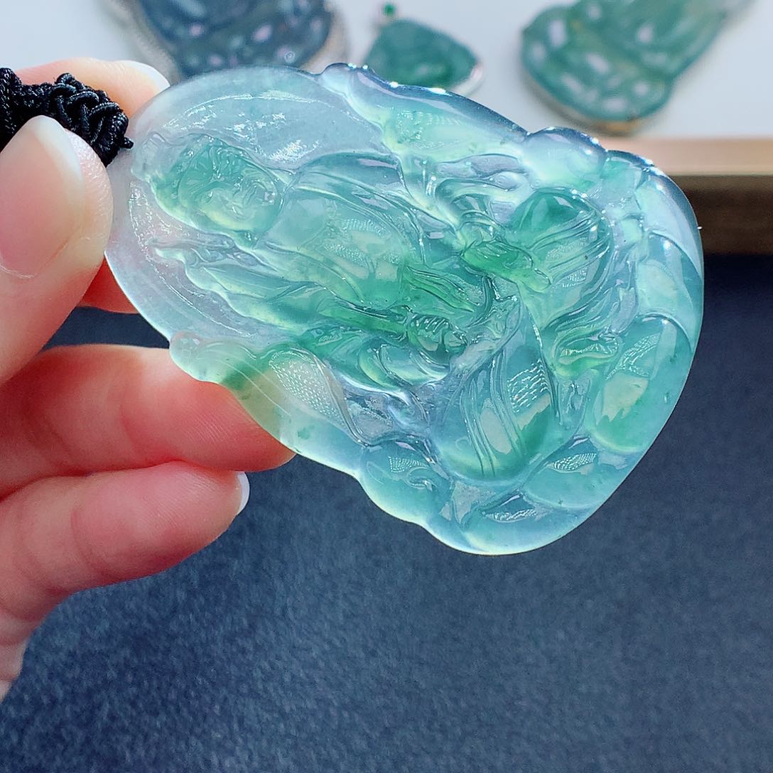 翡翠颈饰未镶嵌翡翠