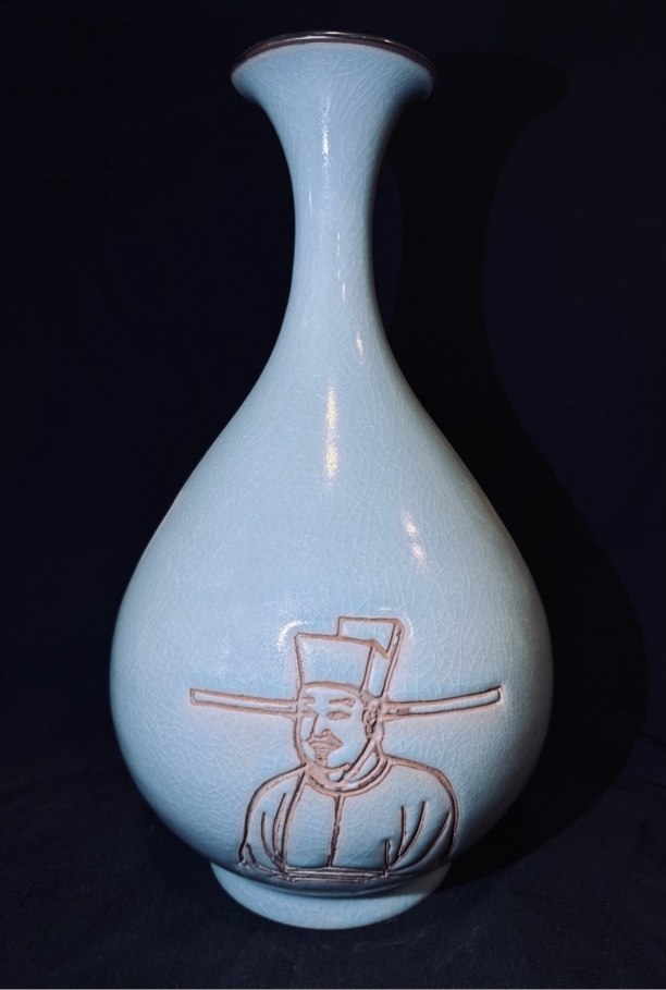 汝窑支钉烧玉壶春赏瓶