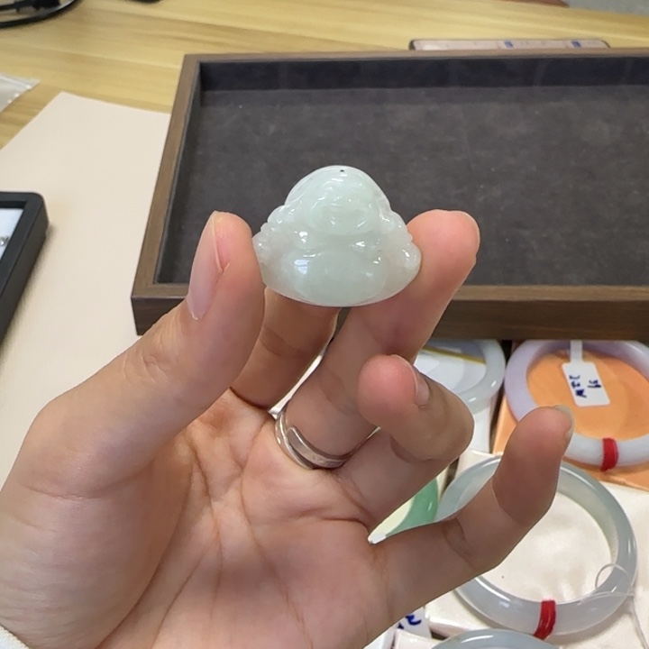 颈饰未镶嵌翡翠佛公