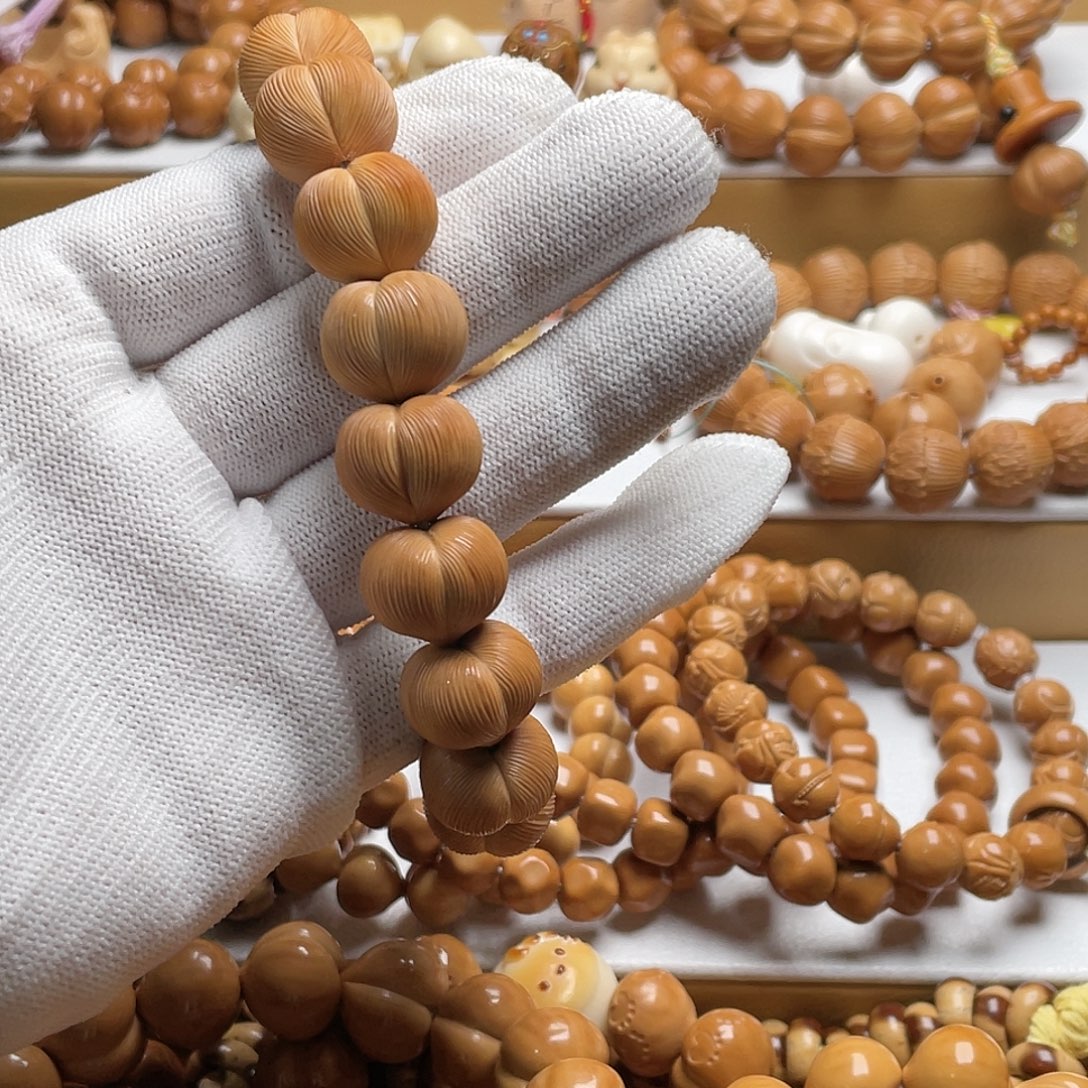 吊坠猴头核桃丝绒屁桃