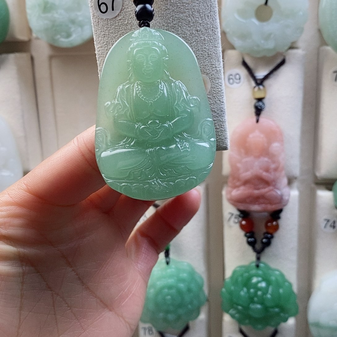 未镶嵌东陵石颈饰