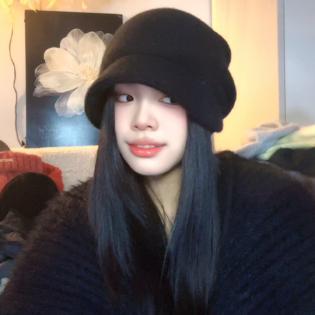 含羊毛带沿堆堆毛线帽女秋冬新款针织帽纯色鸭舌护耳帽显脸小冷帽