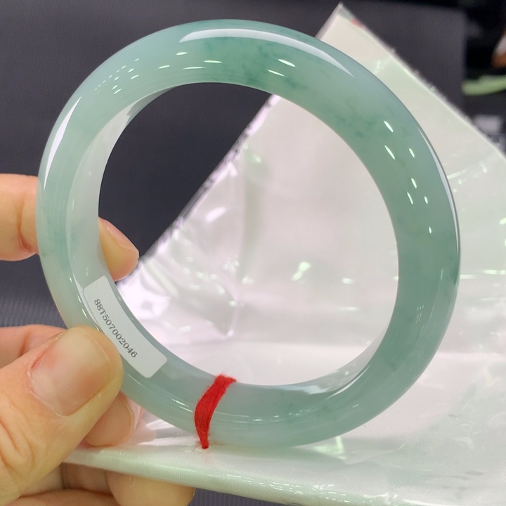 翡翠未镶嵌手镯正圈56-57