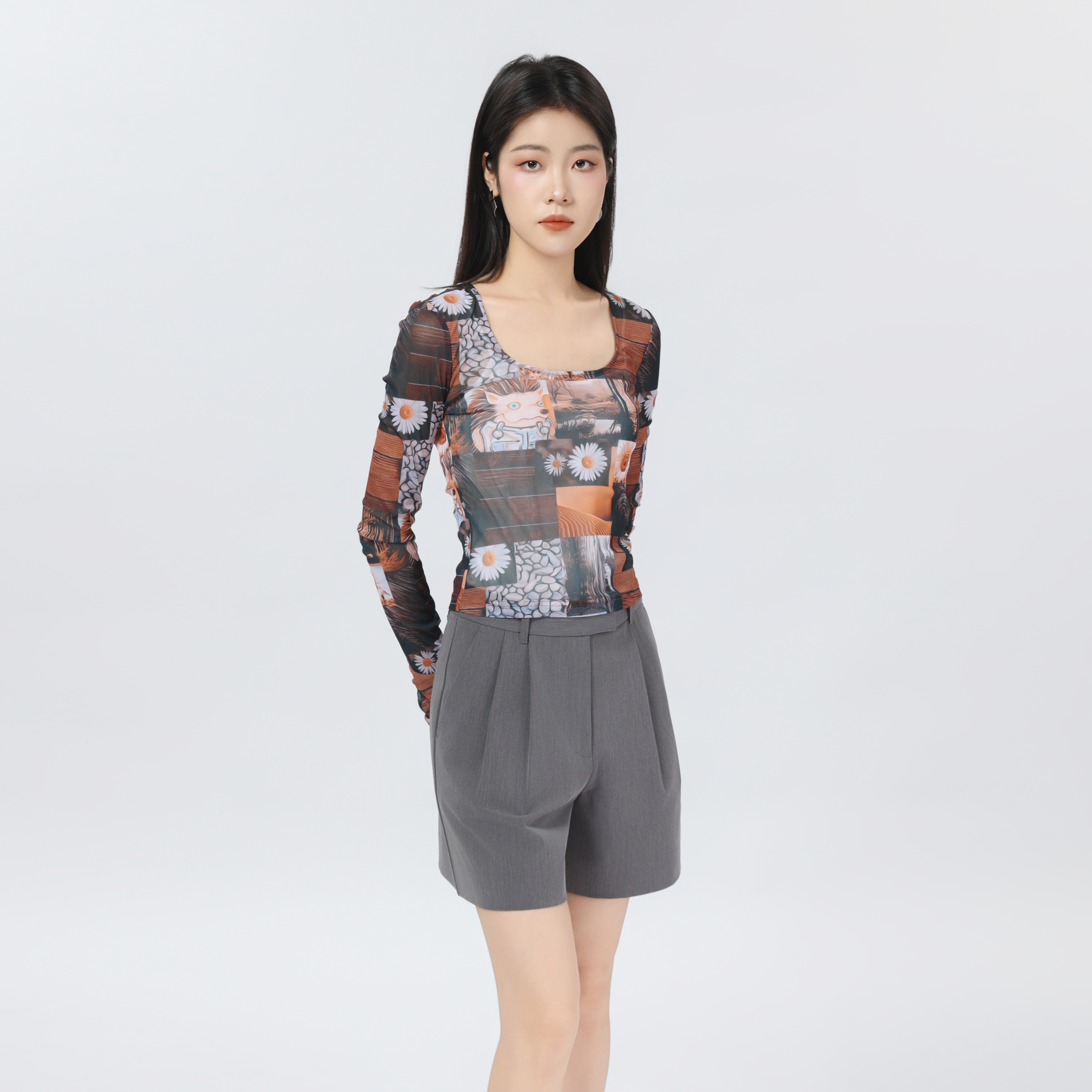 AMASS/阿玛施 时尚显瘦U领时尚印花修身百搭内搭丝网衫女5300927
