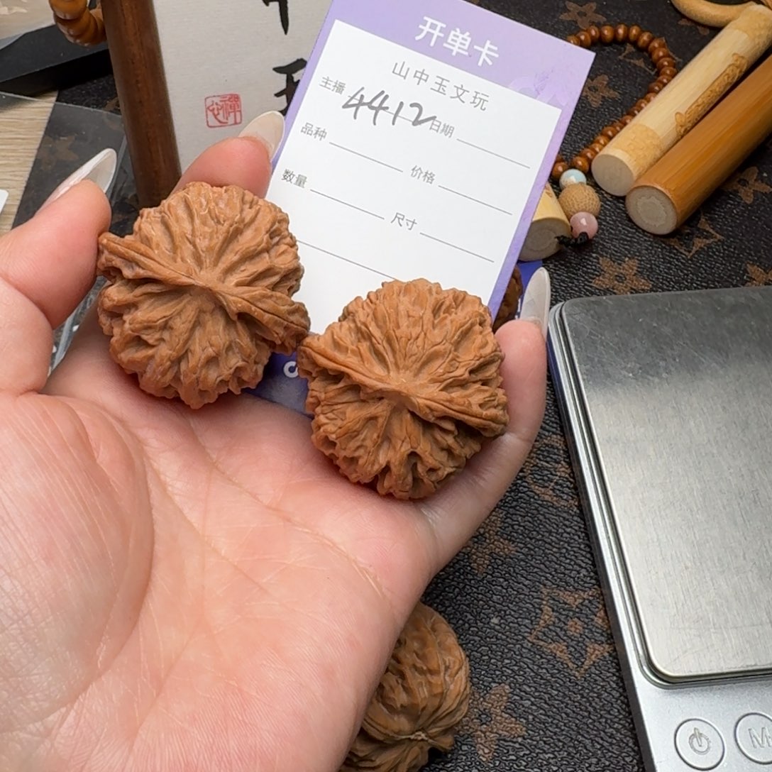 良***风文玩核桃把件40.5苹果园4412