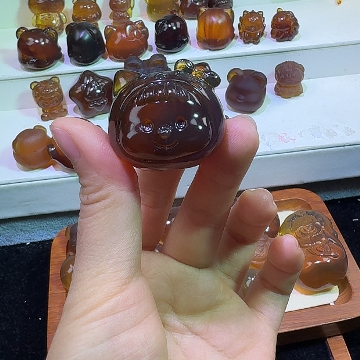 琥珀未镶嵌裸石琥珀