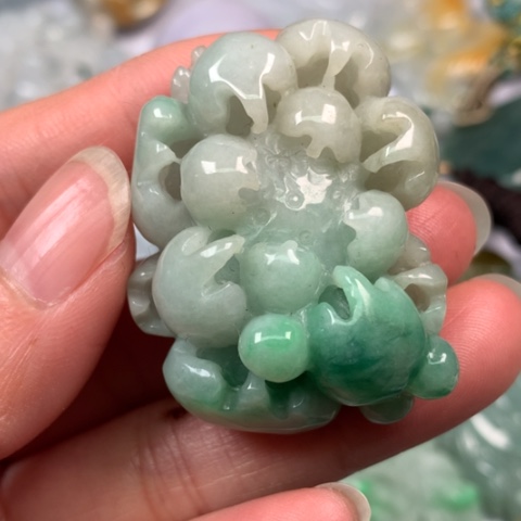 翡翠颈饰未镶嵌翡翠