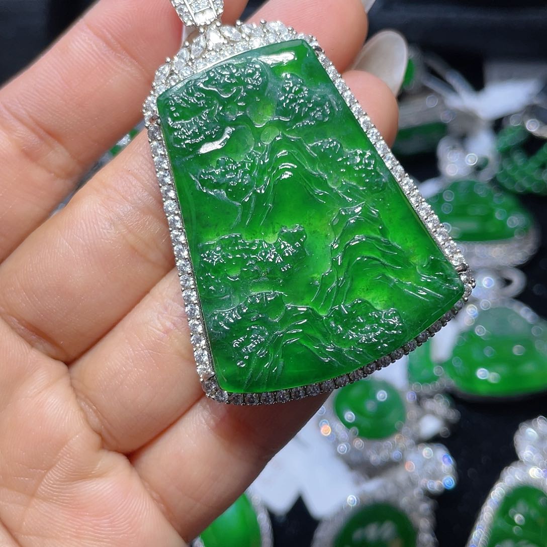 翡翠颈饰银S925镶嵌翡翠