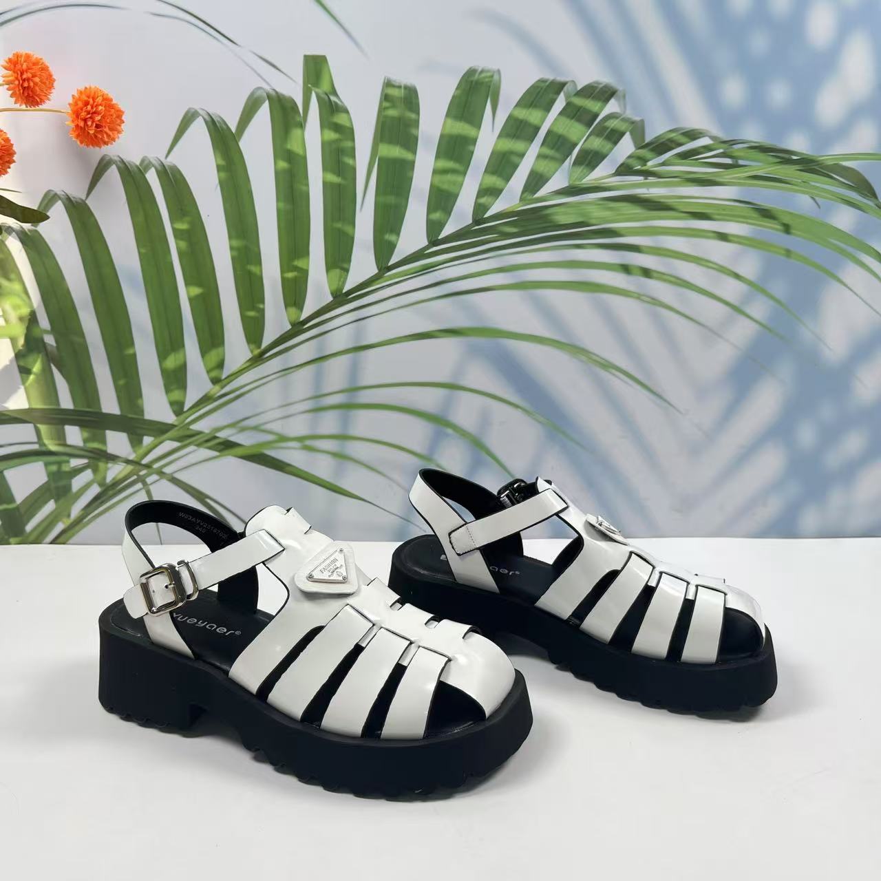 小强家女鞋 芽儿家百搭舒适凉鞋（Y99-31-2）（W33AYV2516702）