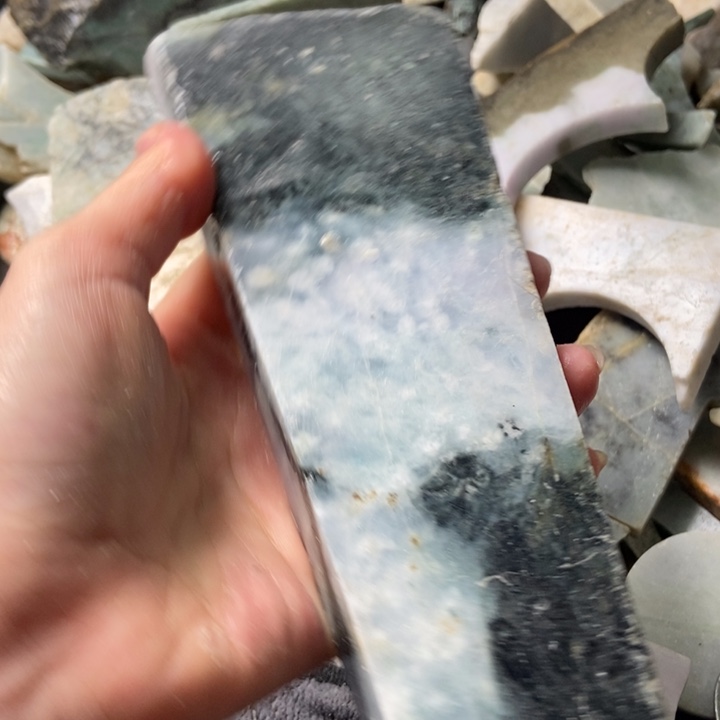 翡翠颈饰未镶嵌天然翡翠