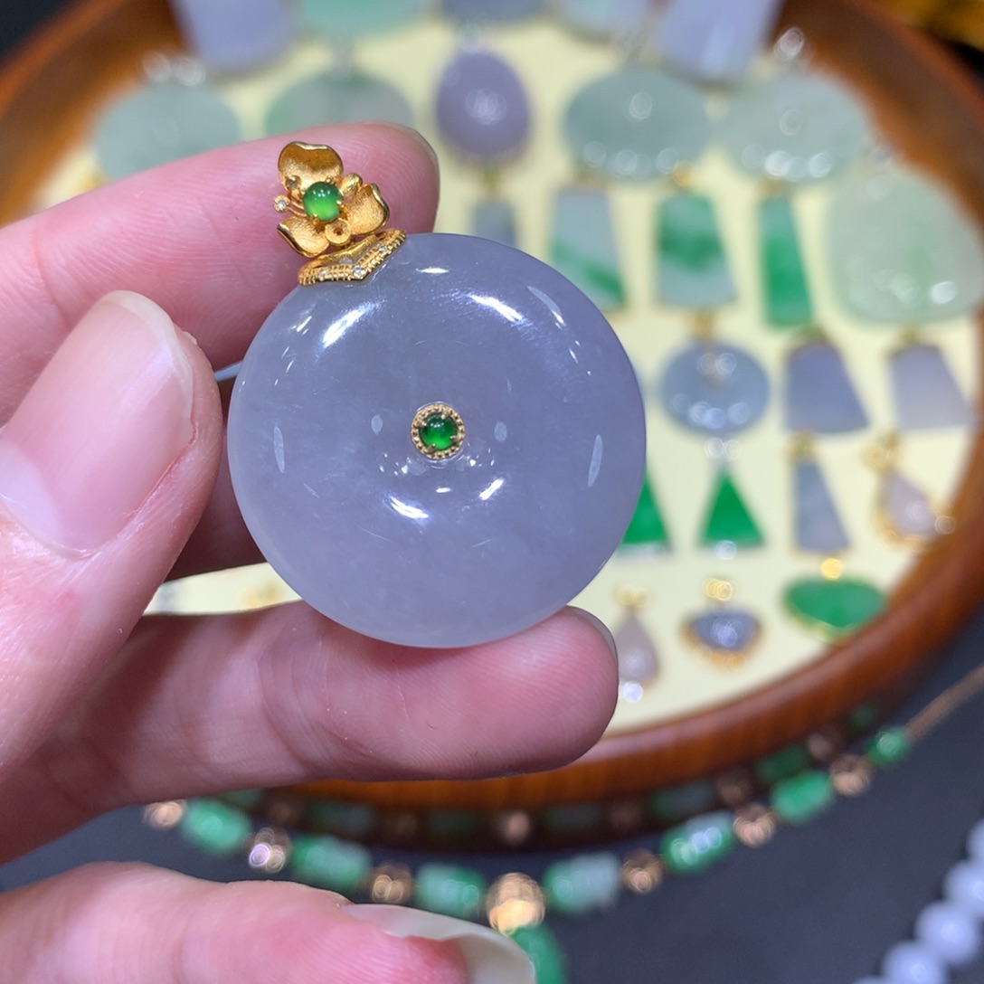 翡翠吊坠(不含链)18K金镶嵌